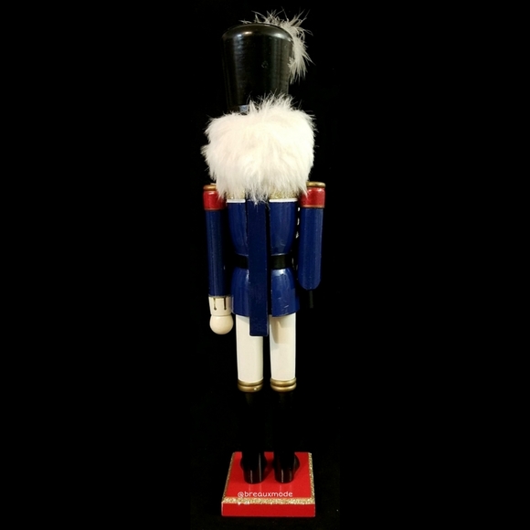 Nutcracker Wooden Soldier 18" - Picture 2 of 4
